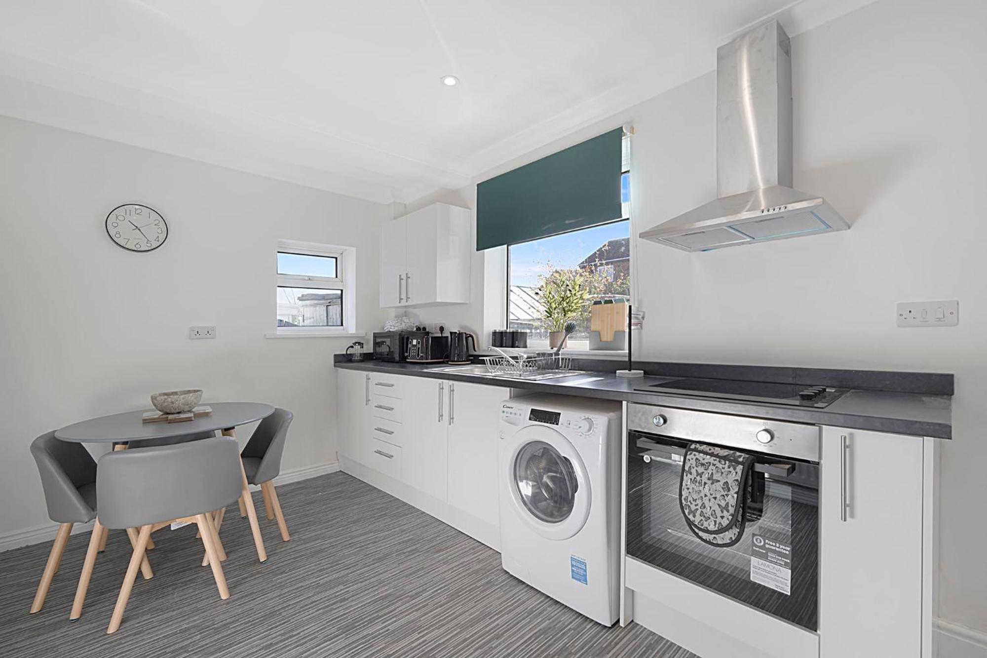 Stylish Near Heritage Coast Sleeps 5 Apartment *